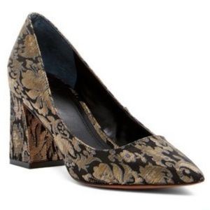 🍄 Marc Fisher Pumps Black Gold
Chunky Heels